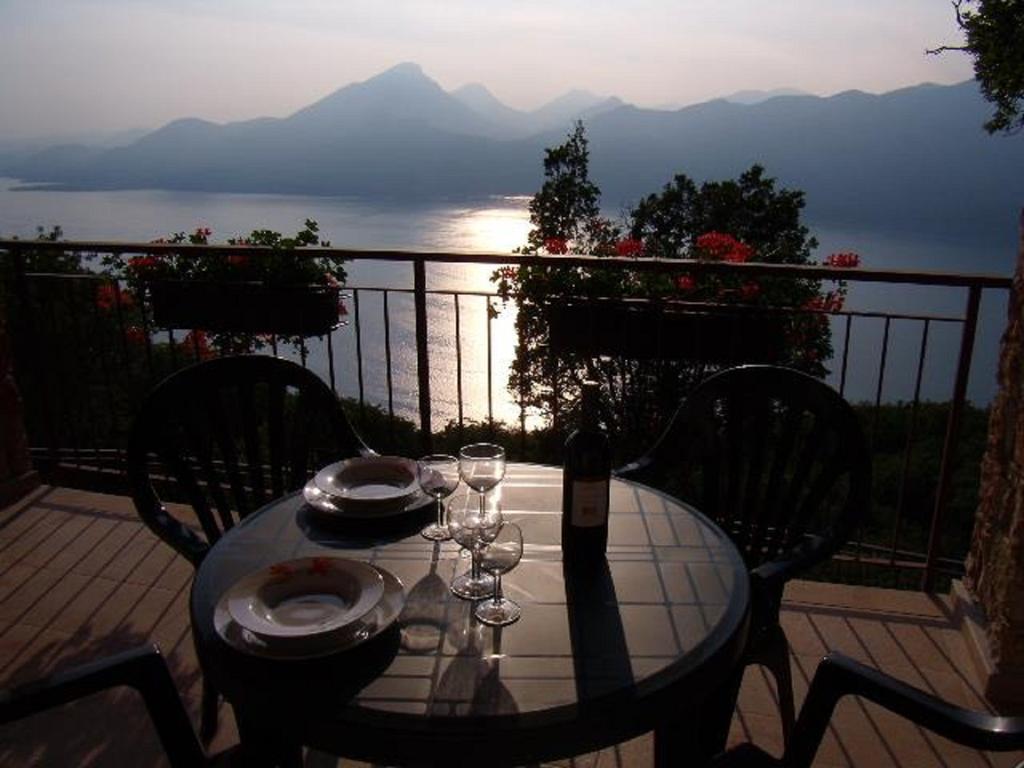 Aparthotel La Casa Di Pericle Brenzone sul Garda Esterno foto